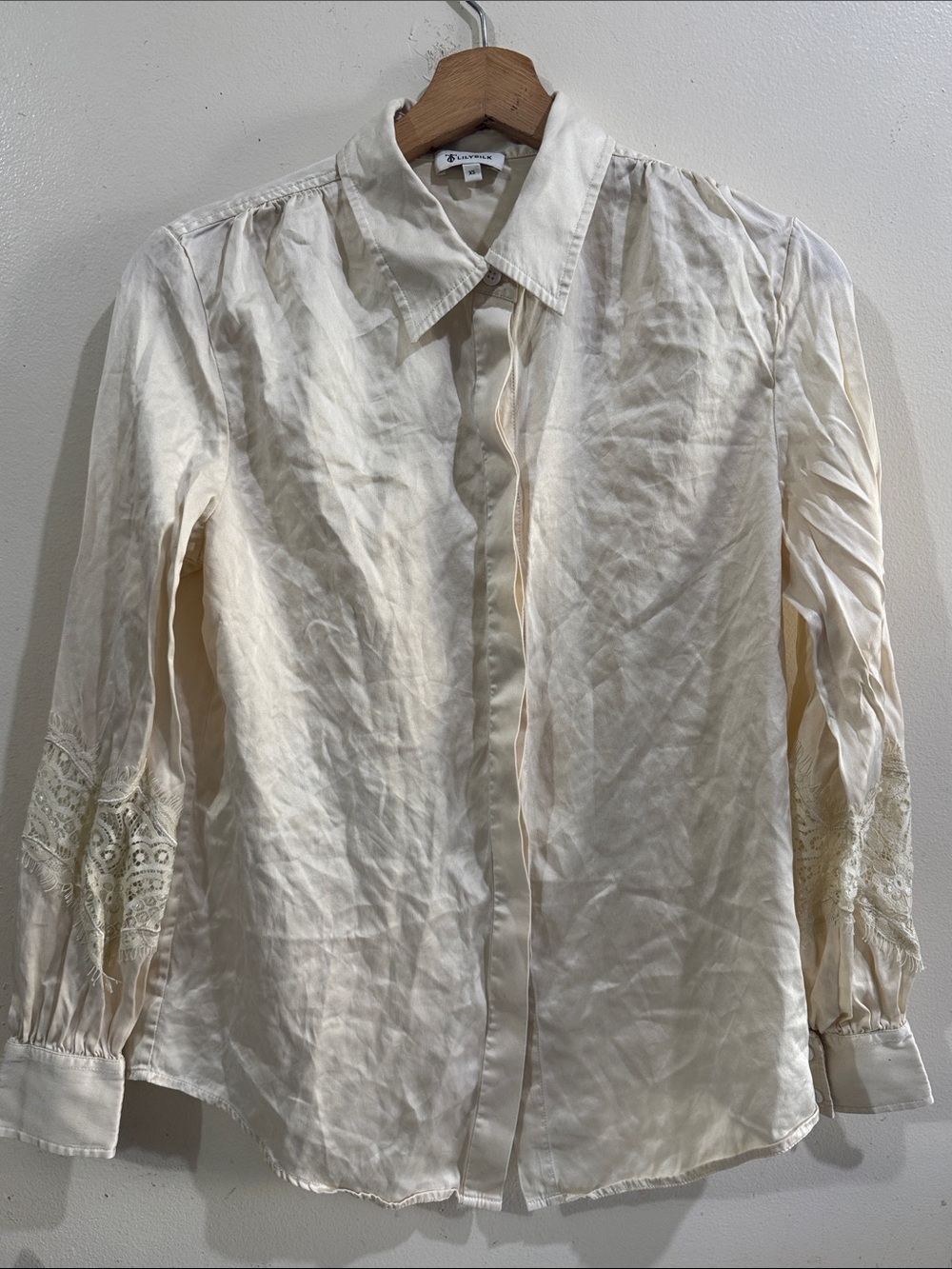 Lilysilk Women's Cream Button-Down Shirt with Lace Sleeve Detail